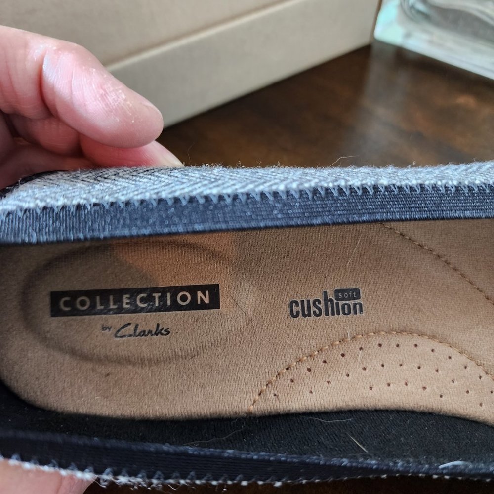 Like New Clarks Black Tweed Combo Slip-On Flats - Picture 7 of 10